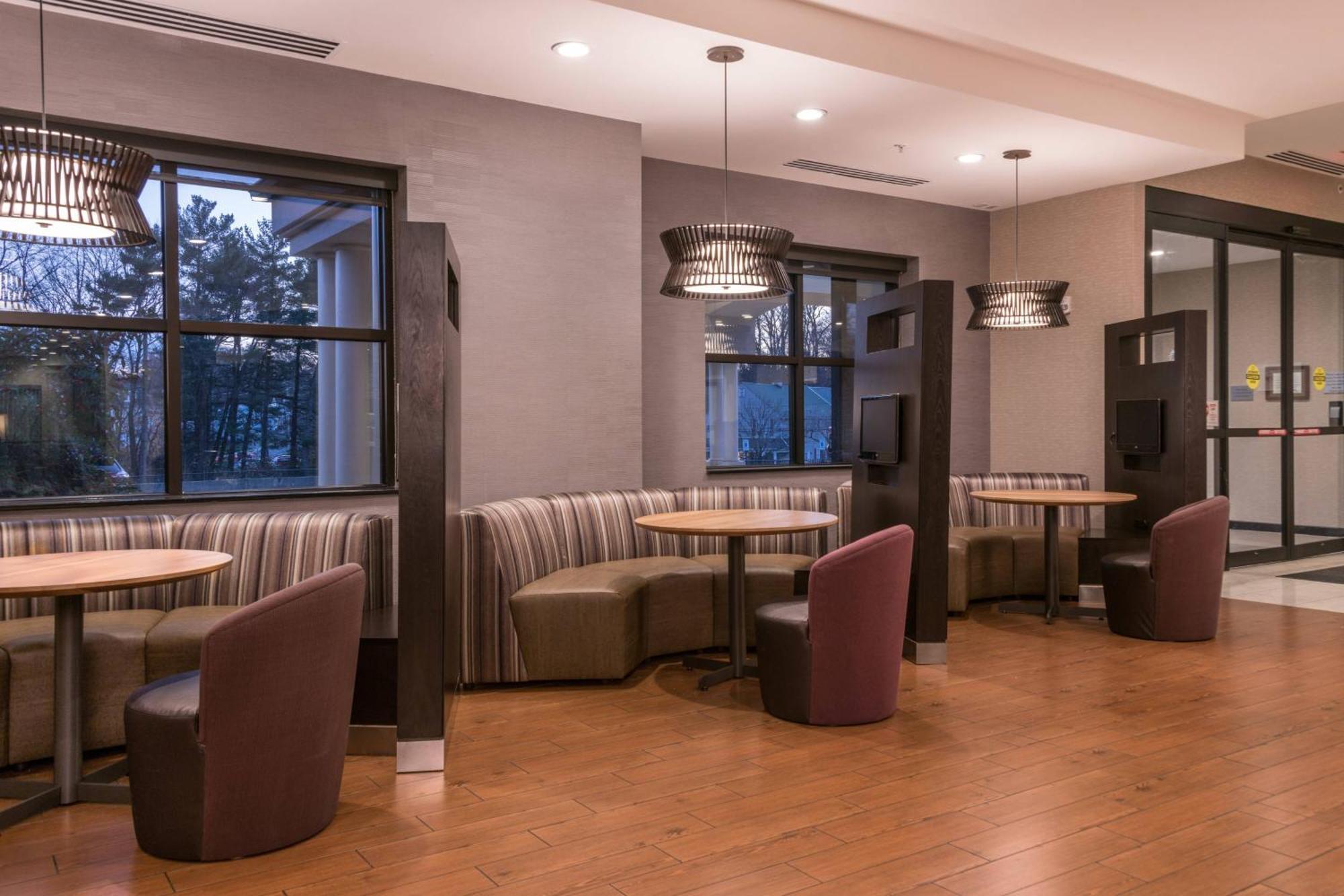 Courtyard By Marriott Newark-University Of Delaware Exterior photo