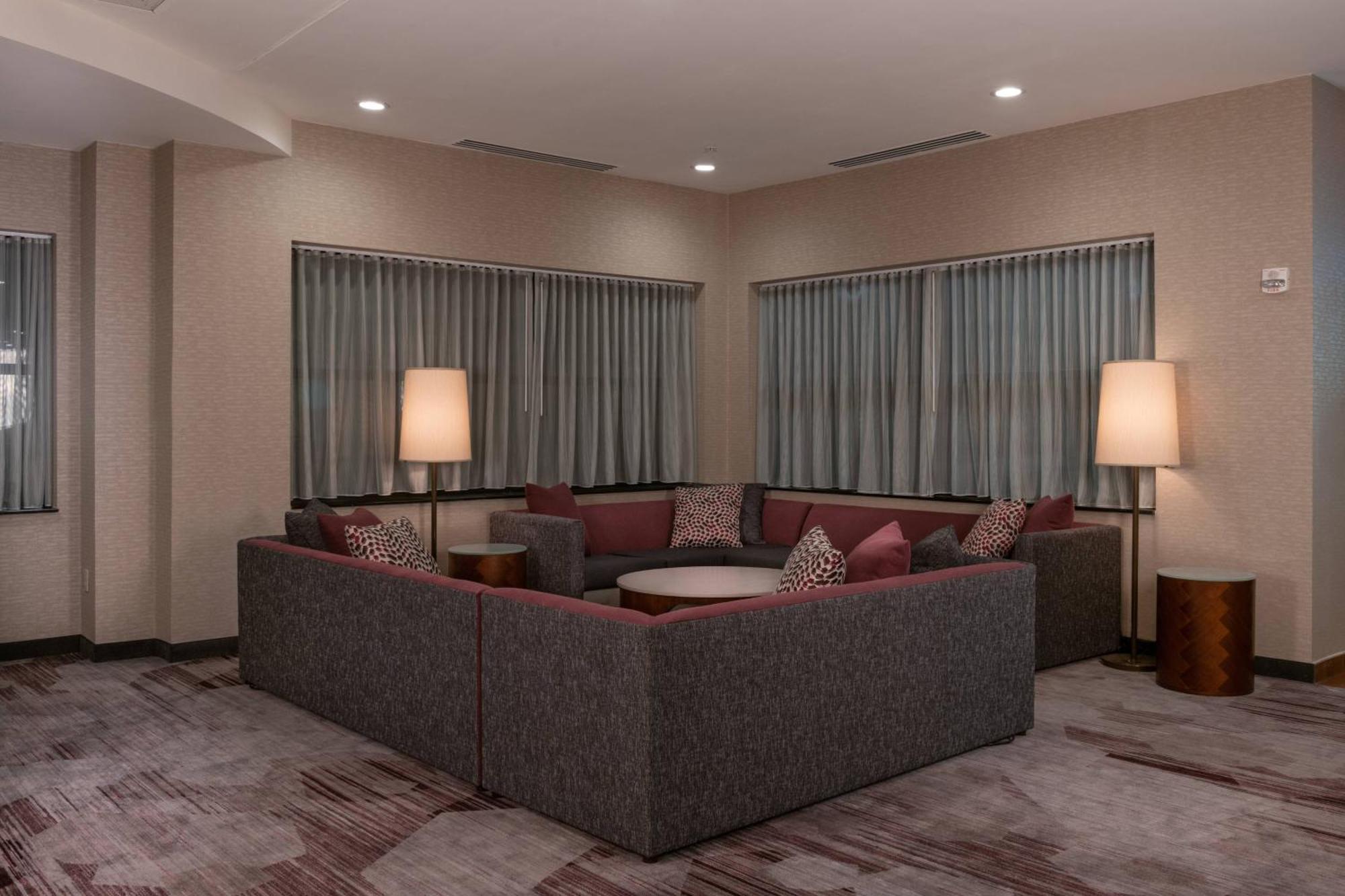 Courtyard By Marriott Newark-University Of Delaware Exterior photo