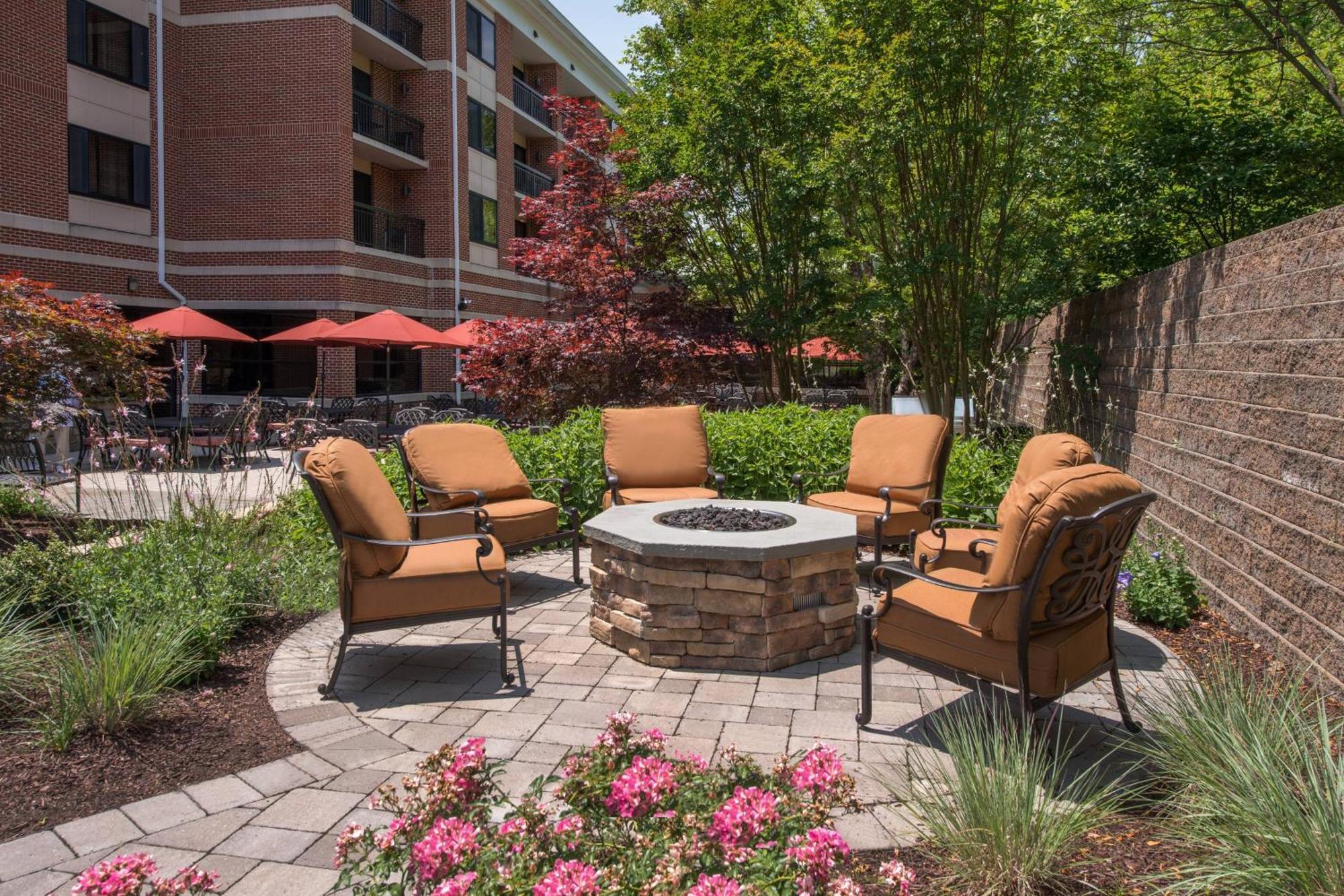 Courtyard By Marriott Newark-University Of Delaware Exterior photo