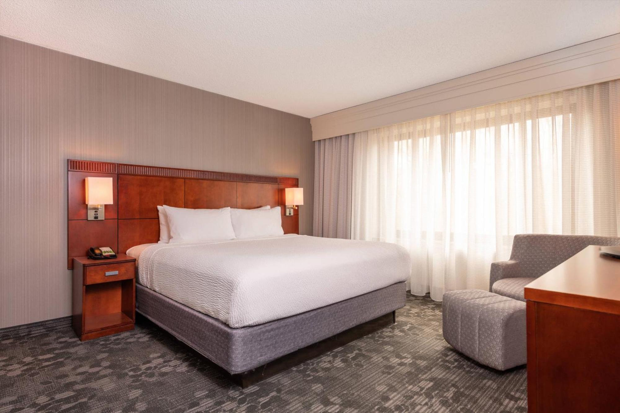 Courtyard By Marriott Newark-University Of Delaware Exterior photo