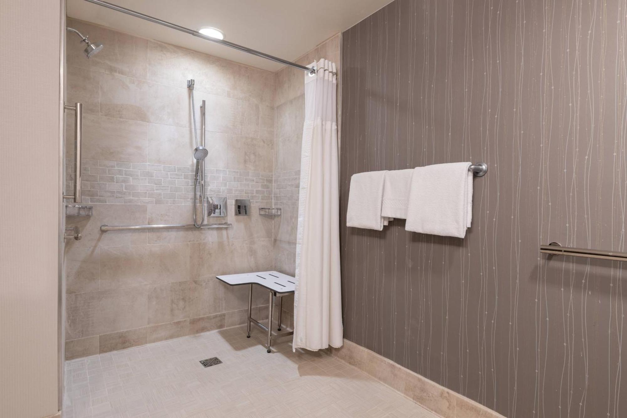 Courtyard By Marriott Newark-University Of Delaware Exterior photo