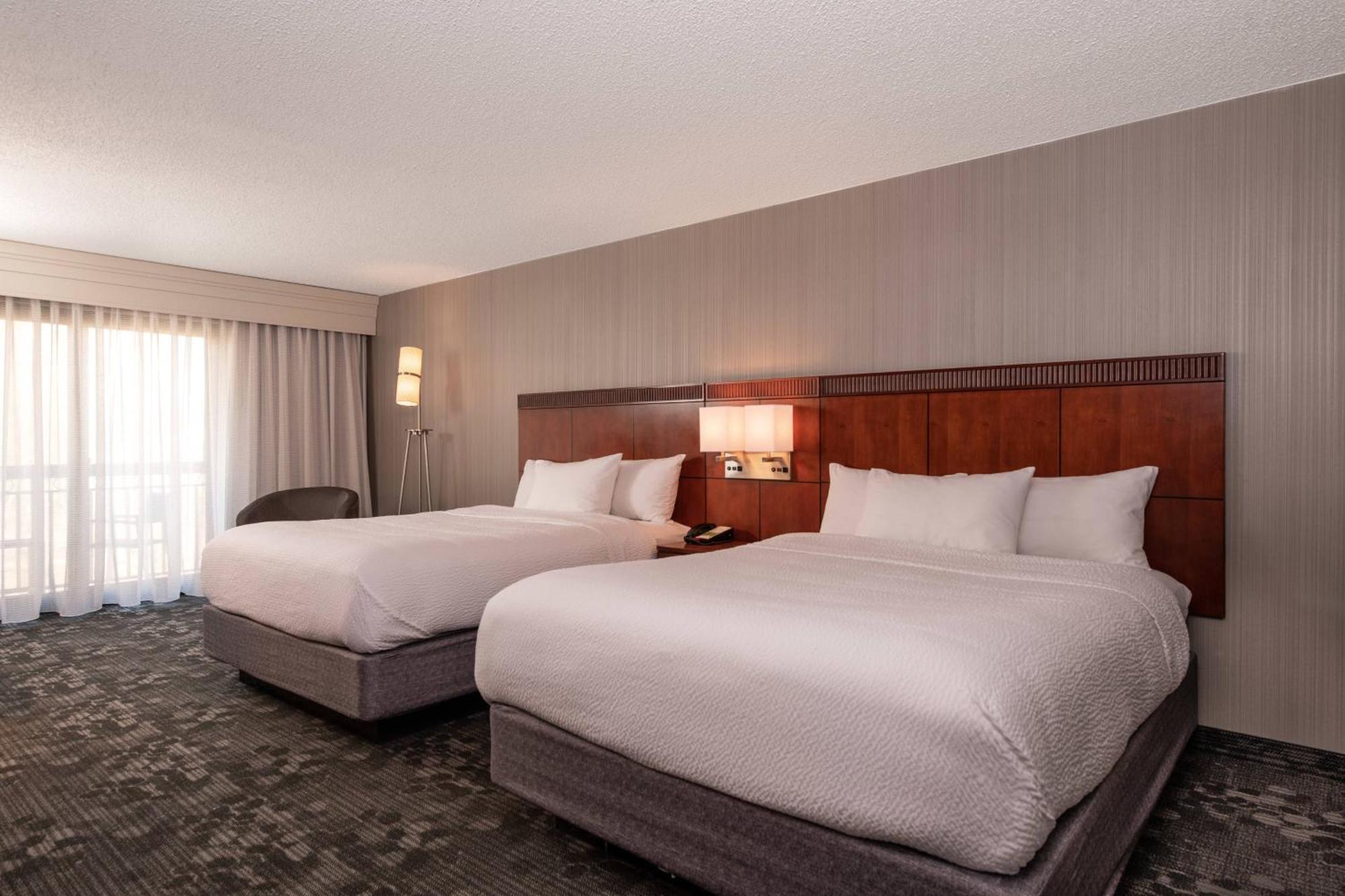 Courtyard By Marriott Newark-University Of Delaware Exterior photo