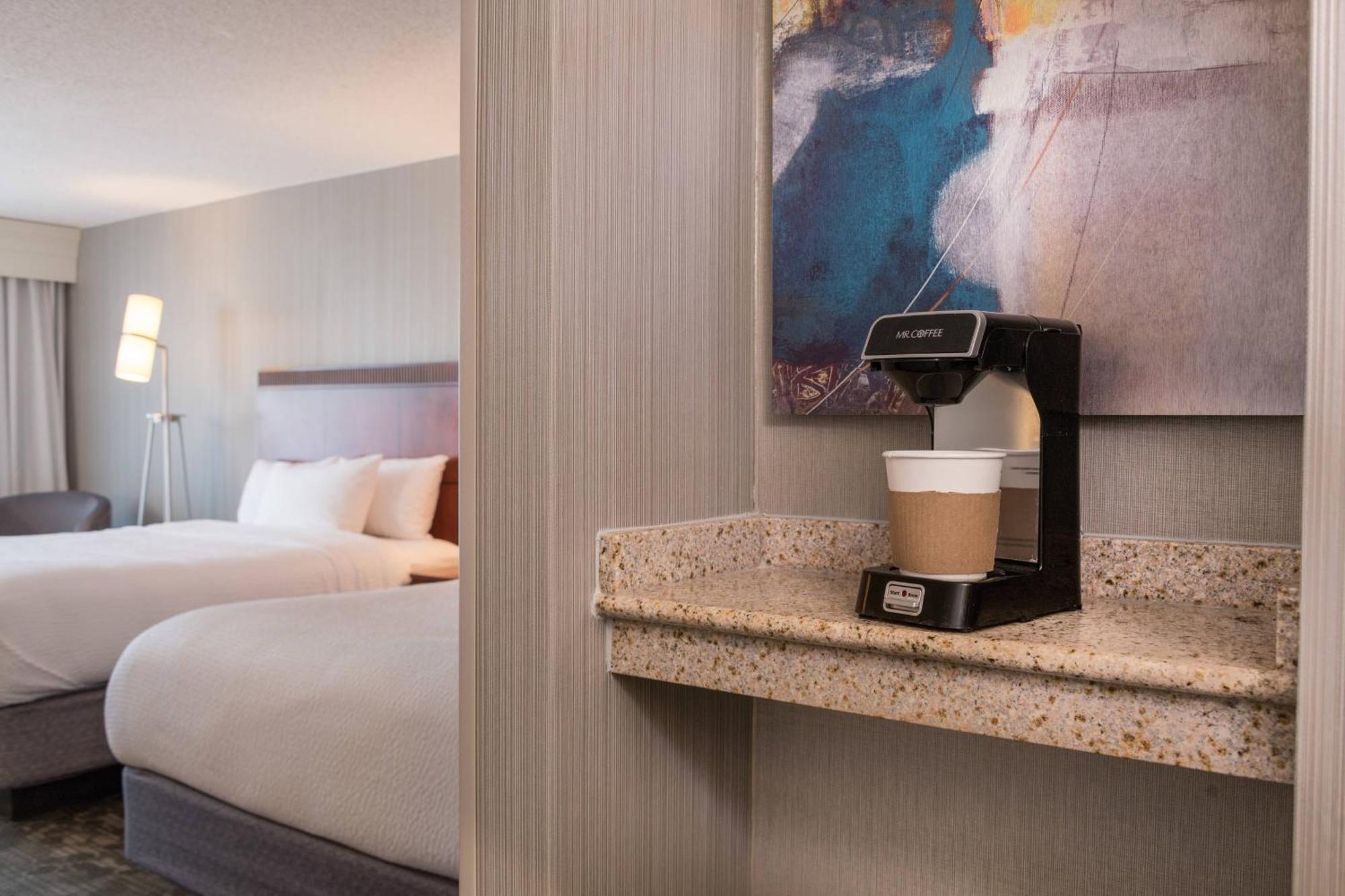Courtyard By Marriott Newark-University Of Delaware Exterior photo