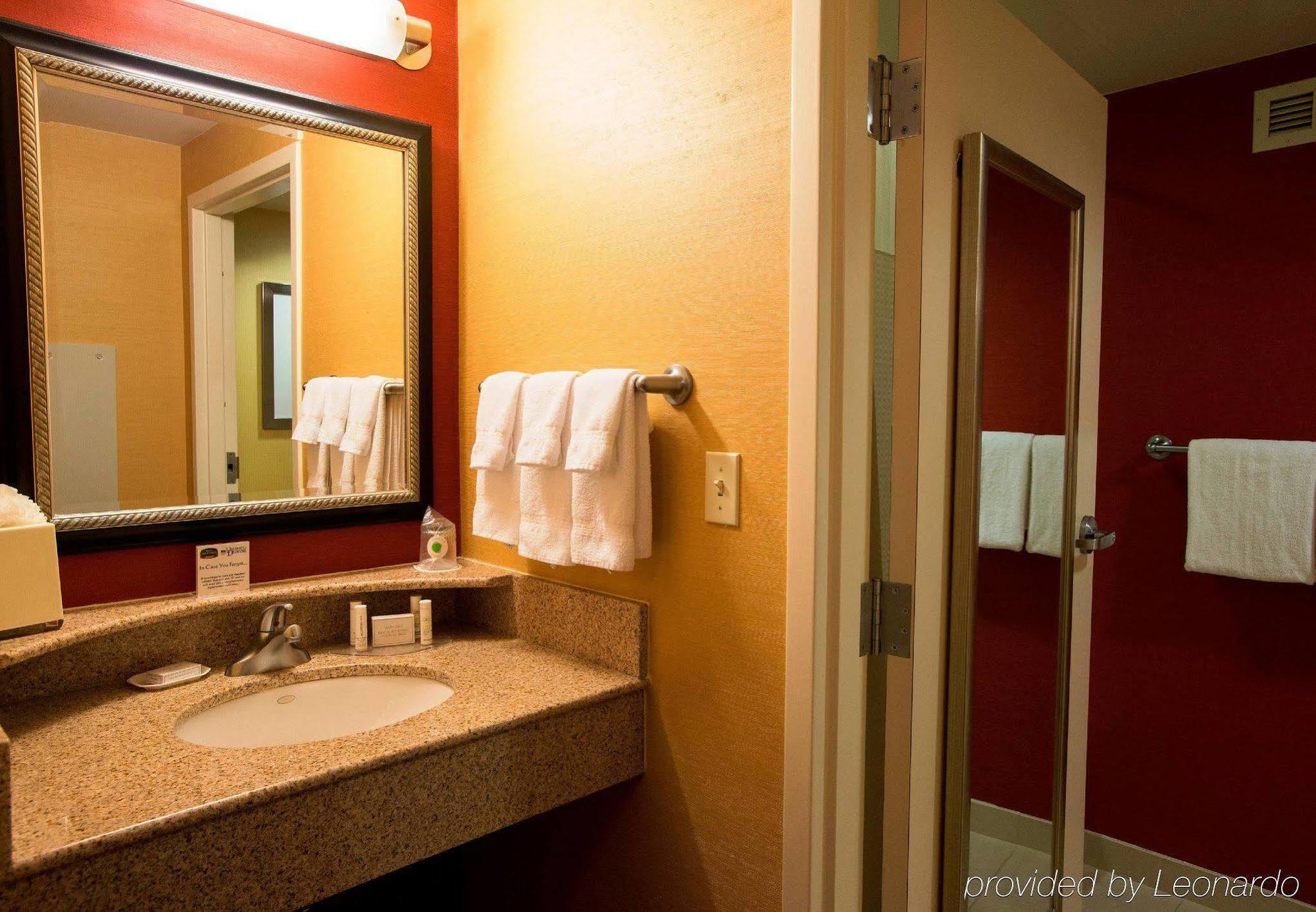 Courtyard By Marriott Newark-University Of Delaware Exterior photo