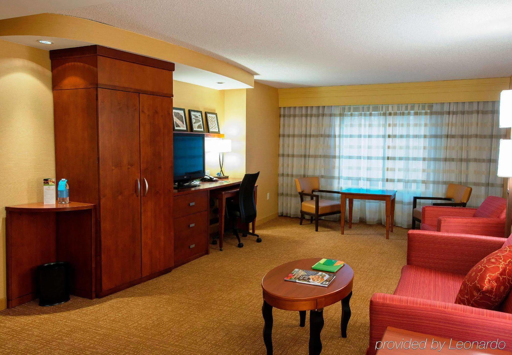 Courtyard By Marriott Newark-University Of Delaware Exterior photo
